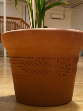 Load image into Gallery viewer, Big Thimble Pot - 9&quot;